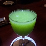 バー キュラソー - キウイのカクテル