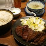 牛たん厚焼定食（しお・ライス大盛り）＋とろろ