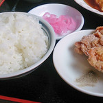 台湾料理 天満 - 日替り揚げ物は大きな「鶏唐揚げ」