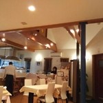 ケーヨシダ - 清潔感のある店内