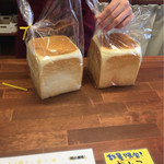 一本堂 名古屋上小田井店 - 食パン と メープル