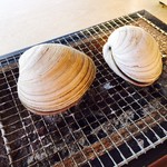Live Honjo shellfish grilled with butter