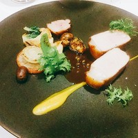 ジュー ドゥ マルシェ - 鹿児島黒豚のロースト　山椒の香るソース