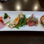 ワイン酒場 FUKUOKA - 前菜3種