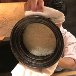 座屋 - 炊き立て
      