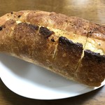 どんぐり - 【2016年12月】ガーリックフランス＠162円(込)。