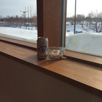 エアポートショップタニー - 雪で時間待ち(^◇^;)