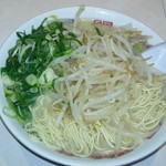 18ラーメン - 大盛ラーメン･トッピング、もやし