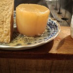 酒処　蔵 - おでんの大根、厚揚げ、卵。