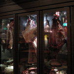 ラ・ブーシェリー・デュ・ブッパ - ジビエ気分を盛り上げるディスプレイ２