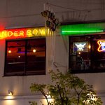 WONDER BOWL - ネオンが目印です。夜目立ちます。