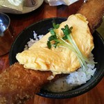 炉端バル さま田 - とろとろ玉子の角煮かつ丼（並）のｱｯﾌﾟ