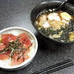 丸千食堂 - 半まぐろ丼とラーメン･･･800円