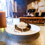 Bistro ひつじや - 焼きバナナアイスという誘惑