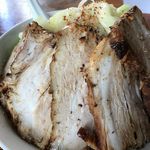 極太濁流ラーメン ら・けいこ - ラーメン　￥750　煮豚（肉増し）￥360