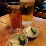 新潟屋 - 生ビール大800円　烏龍茶200円