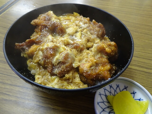 Cơm karaage gà chiên