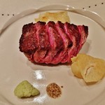 祇園おくむら - 『牛イチボ肉のステーキ』!! イチボは 牛のおしりの先の肉～!! ランプと呼ばれるおしり上部のお肉のうち、下側の脂身の少ない軟らかい部分の赤身肉のステーキ～♪(^o^)丿