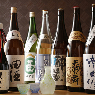 从应季的日本酒到稀有酒通常备有10种以上。