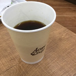 レカミエ - イオンカフェのコーヒー、少し飲んじゃいました。100円。