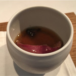 ラ クレリエール - コンソメにはササミも入っていました。身とは違って肝はカカオとナッツのような風味があるんだよね。