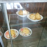 みどり屋 - 持ち帰り４人前お願いしておいてよかったです。他からも注文あったみたいで残り僅かでした。