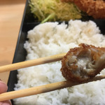 とんかつ春 - カキフライが絶妙の揚げ具合。噛むと汁が♡