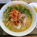 JIMJUM - カオソーイ　900円