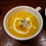 レスポワール - カボチャとゴルゴンゾーラのスープ
