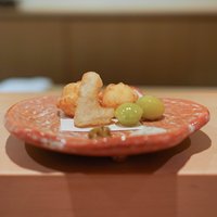 神楽坂 石かわ - 伊勢海老、蓮根、銀杏の揚げ物