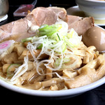 二代目高橋商店 - 中華そば（大）全部乗せ。2017年山形初遠征は二代目高橋商店で全部乗せ！　しあわせな一杯でしたよ