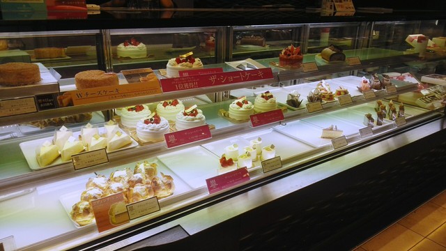 Henri Charpentier Shinjuku Cake Tabelog