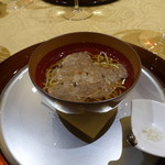 トゥ・ラ・ジョア - フレンチ風ラーメンは白トリュフだらけ