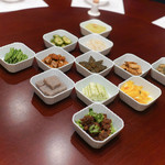 趙楊 - 十二種前菜盛り合わせ