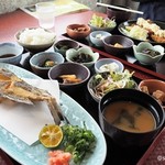 Senjou - 地魚唐揚げ定食
                      マグロカツ定食