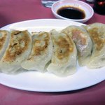 赤羽餃子センター - ボリューム満点の餃子