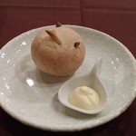 トリヤサイ - 自家製パン（鶏さんだ♪）