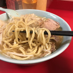 ラーメン二郎 - 麺リフト