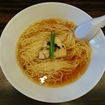 らーめん 稲荷屋 - コンソメのスペシャリテ風