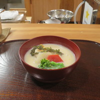 なる屋 - 白味噌仕立ての雑煮