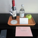 Cordis, Hong Kong at Langham Place - ウェルカムドリンクとフルーツ