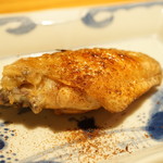 じどりや 穏座 - 雌の手羽先の塩焼き