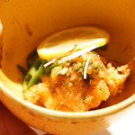 じどりや 穏座 - 雌のもも肉、手羽元、ひざの軟骨の唐揚げ中華ソース