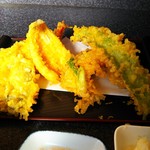 蕎麦切り屋 - 海鮮天ぷらアップ