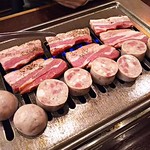 焼肉屋いちなん - ベーコンとソーセージ