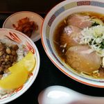 王記 - 中華ラーメン、半魯肉飯900円