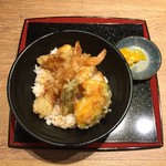 Umai Mono Ippai Irohanihoheto - 海鮮天丼、950円です。