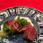 にくの匠 三芳 - 川岸牛イチボのタタキ