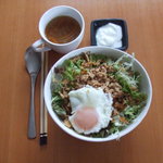 カフェハウス - *lunch*(甘辛ひき肉丼ぶり)