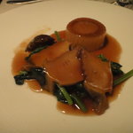 広東料理 センス - フレッシュ鮑の煮込み楊貴妃が愛用したコラーゲンエキス入りオイスターソース大根の貝柱詰めとグリーン広東野菜を添えて★　